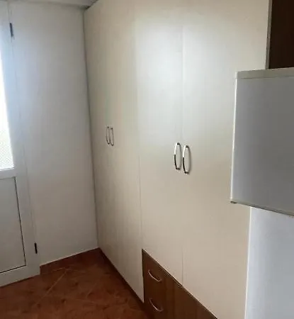 Villa Uji Ftohte Vlorë